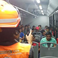 Resguardan a otros 204 migrantes que eran transportados en un tráiler; suman 323