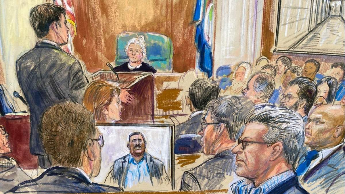 Salah Al-Ejaili (al frente, derecha, con anteojos) dio testimonio sobre los abusos en la cárcel de Abu Ghraib en Irak