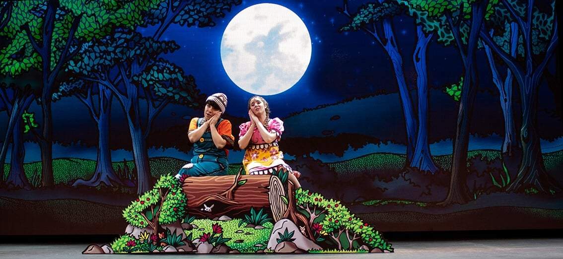 Escena de la ópera "Hansel y Gretel" para niños en el Lunario