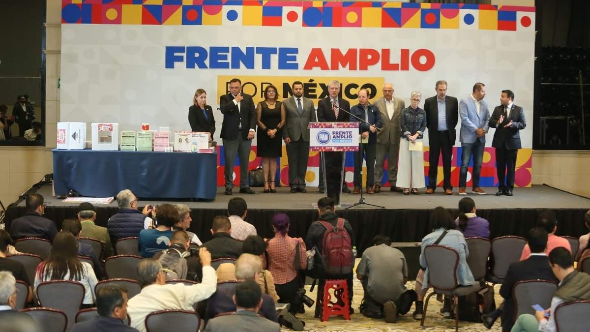 Conferencia del Frente Amplio por México