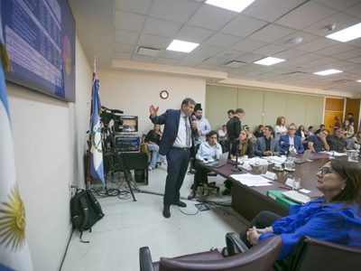 El ministro Koenig expuso el proyecto de presupuesto ante los diputados de la Comisión de Hacienda