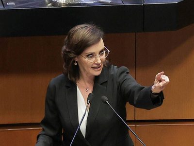 Lilly Téllez desata polémica por tuit sobre pareja homoparental