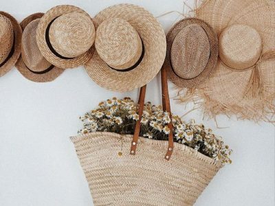 Tesoro oculto en tu placard: cómo transformar un sombrero de paja en un hit de la decoración