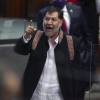 Noroña estalla contra hijo de Felipe Calderón, tras crítica por viaje a Europa en primera clase