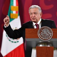 AMLO reprocha que juicio contra García Luna se tarde "muchísimo" pese a "toneladas" de pruebas
