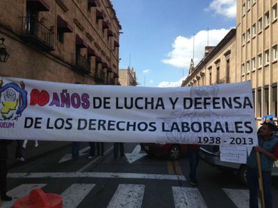 Sindicato de la Universidad Michoacana rompe con rector y profesores; cierra vías en Morelia