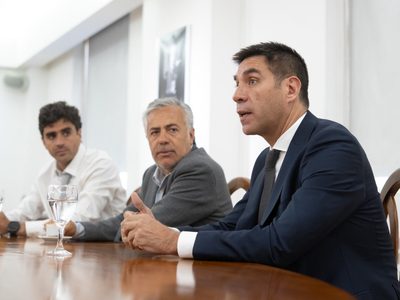 Cornejo estrecha filas con los legisladores LLA a días del recambio legislativo