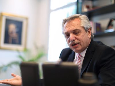 Alberto Fernández habló con Lacalle Pou en pos del fortalecimiento regional