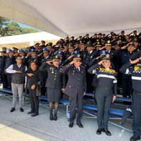 Con estímulos económicos y ascensos, Sheinbaum reconoce sacrificios de policías de la SSC