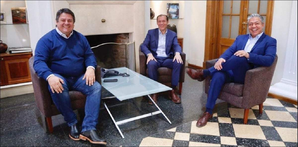 Los mandatarios en la reunión de transición este viernes en Neuquén. Fuente: (Gobierno Neuquén)