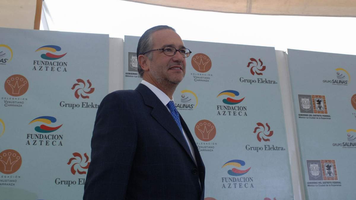 Ricardo Salinas Pliego dueño de TV Azteca