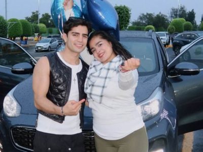 Aarón Mercury sorprende a su mamá con un lujoso auto por el Día de las Madres