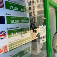 Peso vuelve a caer ante el dólar tras ataque contra Donald Trump