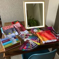 Prestá atención, mirá cuáles son los colores que más te favorecen en primavera-verano: así podés combinarlos