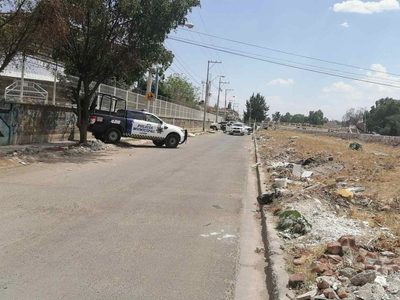 Sujetos bajan a mujer de un auto y le disparan en 10 ocasiones en León