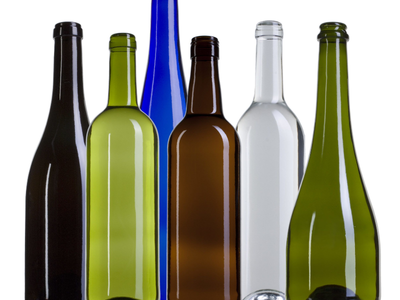 No tires la botella de vino si se terminó: mirá esta idea "low cost" para ponerle onda a tu living
