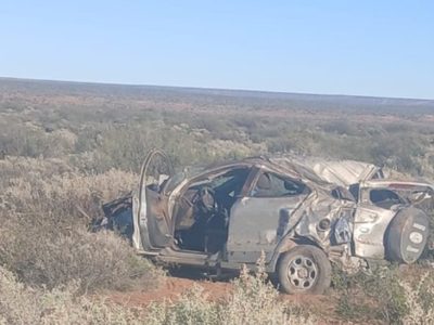 Impactante vuelco en la Ruta 17: una camioneta terminó a 40 metros de la cinta asfáltica