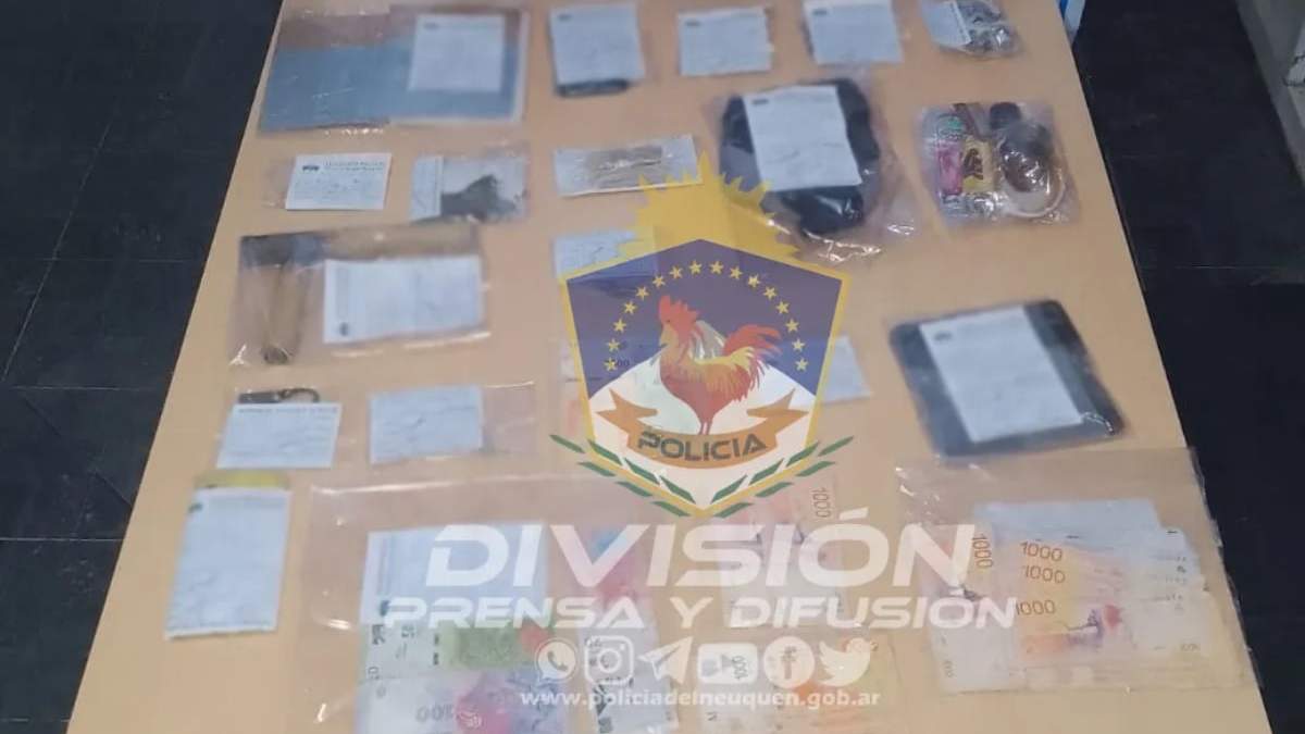 Secuestro de estupefacientes y dinero en Chos Malal. Fuente: (Policía de Neuquén)