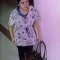 Mujer se disfraza de enfermera para robar a recién nacido en NL