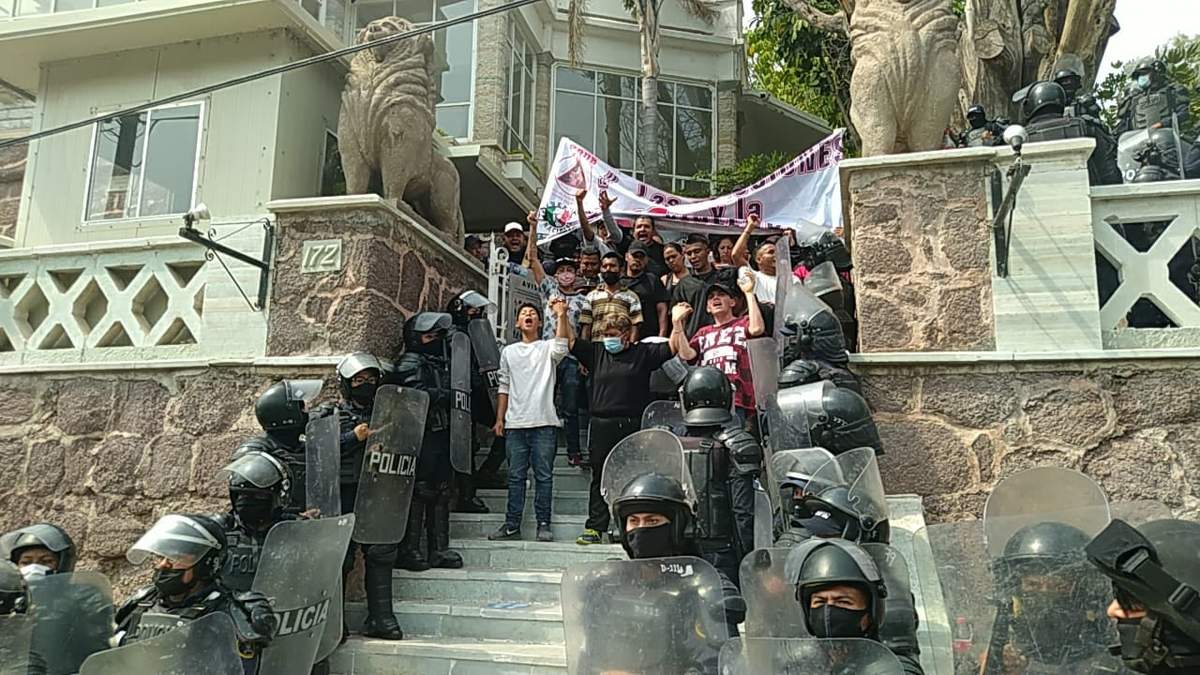 Protesta de integrantes de Centros de rehabilitación unidos del Bajío