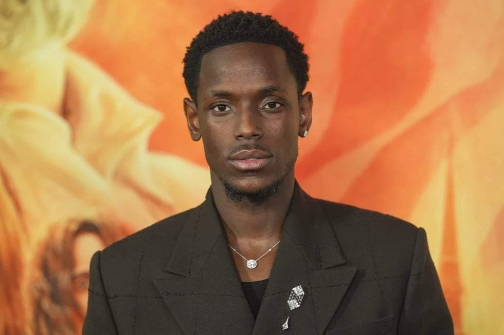 Michael Ward llega al estreno de "Eddington" el jueves 26 de junio de 2025 en el DGA Theater Complex de Los Ángeles.