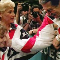 Muere Bela Karolyi, polémico entrenador de Nadia Comaneci y múltiples campeonas de gimnasia