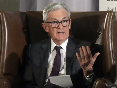 Reserva Federal de EU mantiene intactas las tasas de interés por temor a repercusiones arancelarias