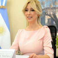 Estilo Melania Trump: Fabiola Yáñez se animó a este look y todo el pueblo argentino quedó impactado