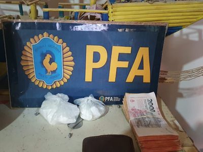 Encuentran un maxikiosco de cocaína en un barrio de Cipolletti