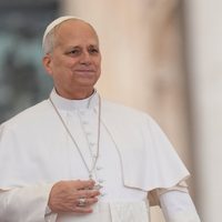 Papa pide cese del "estruendo de las bombas" y apela al diálogo para escuchar la voz de los pueblos