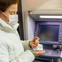 Confinamiento y feriado: cómo van a funcionar los bancos durante los próximos días