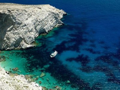 En una isla griega buscan voluntarios para repoblar la región