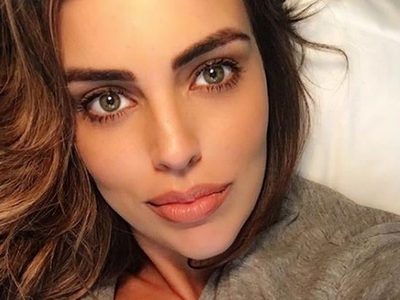 ¡Toda al aire! Sara Corrales se dejó ver ligera de prendas con un infernal bikinazo ¡En hilo dental