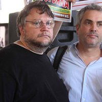 Del Toro y Cuarón se solidarizan con dos jóvenes que denunciaron a psicoanalista por abuso sexual