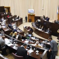 ¡Rompieron el aislamiento!: dos diputados no cumplieron la medida
