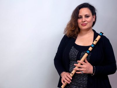 La flautista Aura Rascón, embajadora musical de la India