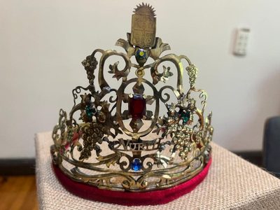 San Carlos: donarán la corona de Nuri Donnantuoni a la familia de la ex Reina