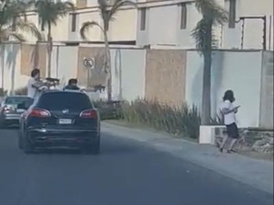 Adolescentes simulan ser sicarios y disparan con armas de gotcha a un peatón en Querétaro (Video)