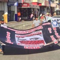 Sección 22 marcha en Oaxaca contra asesinatos de maestros