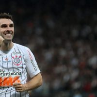 Corinthians se salvó de un papelón gracias a Boselli