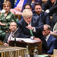 Boris Johnson aboga ante los Comunes por pasar página tras la moción de censura de sus compañeros