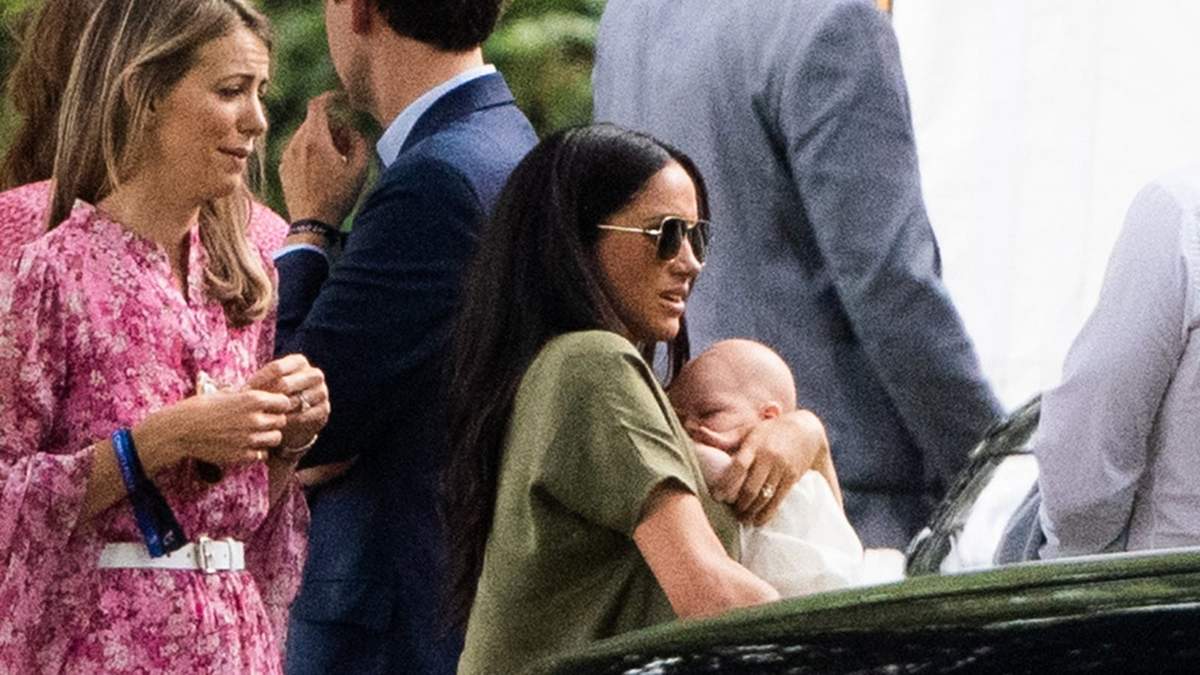 Meghan Markle protege a Archie. Fuente: (Instagram)