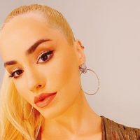 ¡Se quitó todo arriba! Lali Espósito la rompió ¡bailando en el caño!