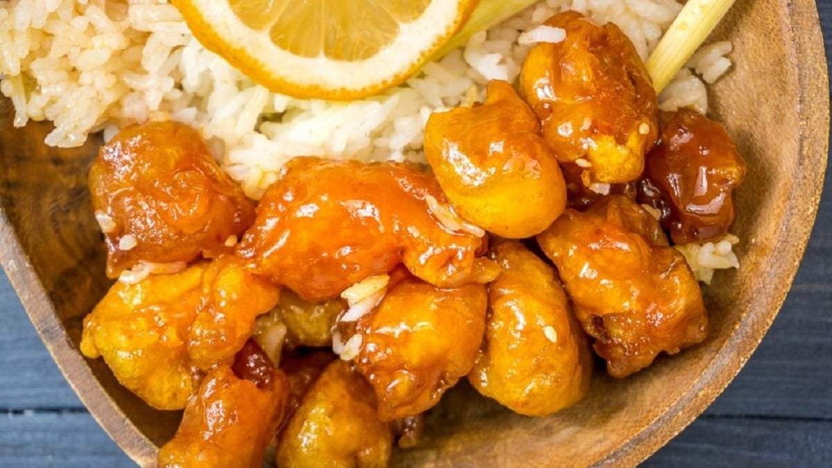 Pollo a la naranja. Fuente: (X)