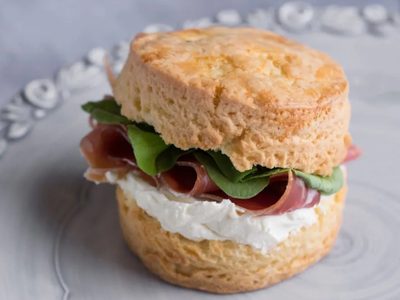 Scones salados una receta económica y rendidora, para que los principiantes parezcan verdaderos chefs