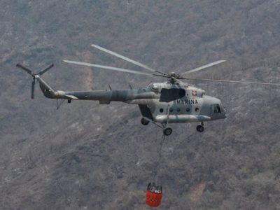 Se desploma helicóptero de la Marina que combatía incendio en Querétaro