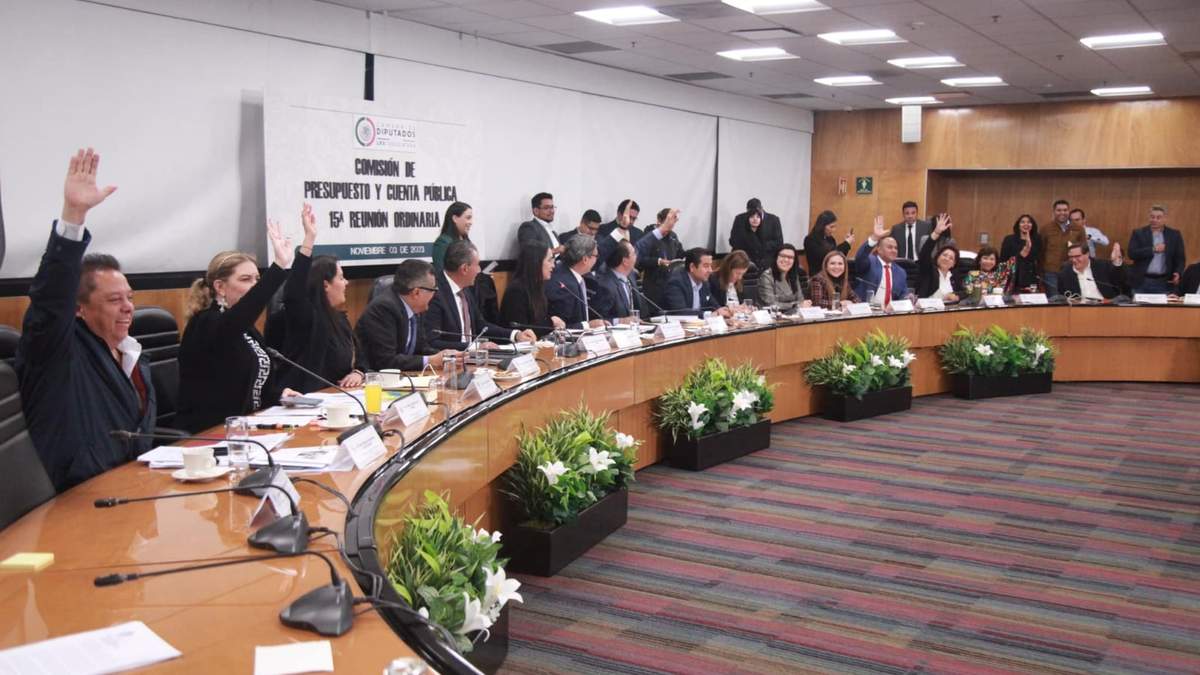 PEF 2024 avanza en comisiones