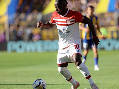 Estudiantes de La Plata dio el batacazo ante Rosario Central en partido tenso