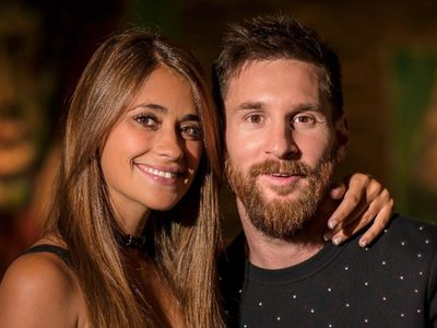 Besos, cumbia y mucho amor: la divertida Navidad de Antonela Roccuzzo y Lionel Messi