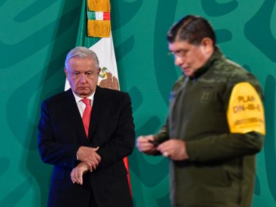 AMLO propone fortalecer el papel del Secretario de la Defensa